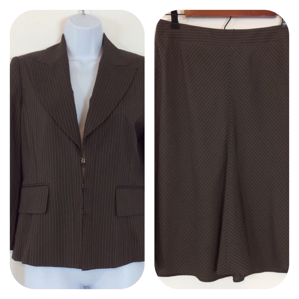 Banana Republic Brown Pinstripe Skirt Suit Sz 4,0